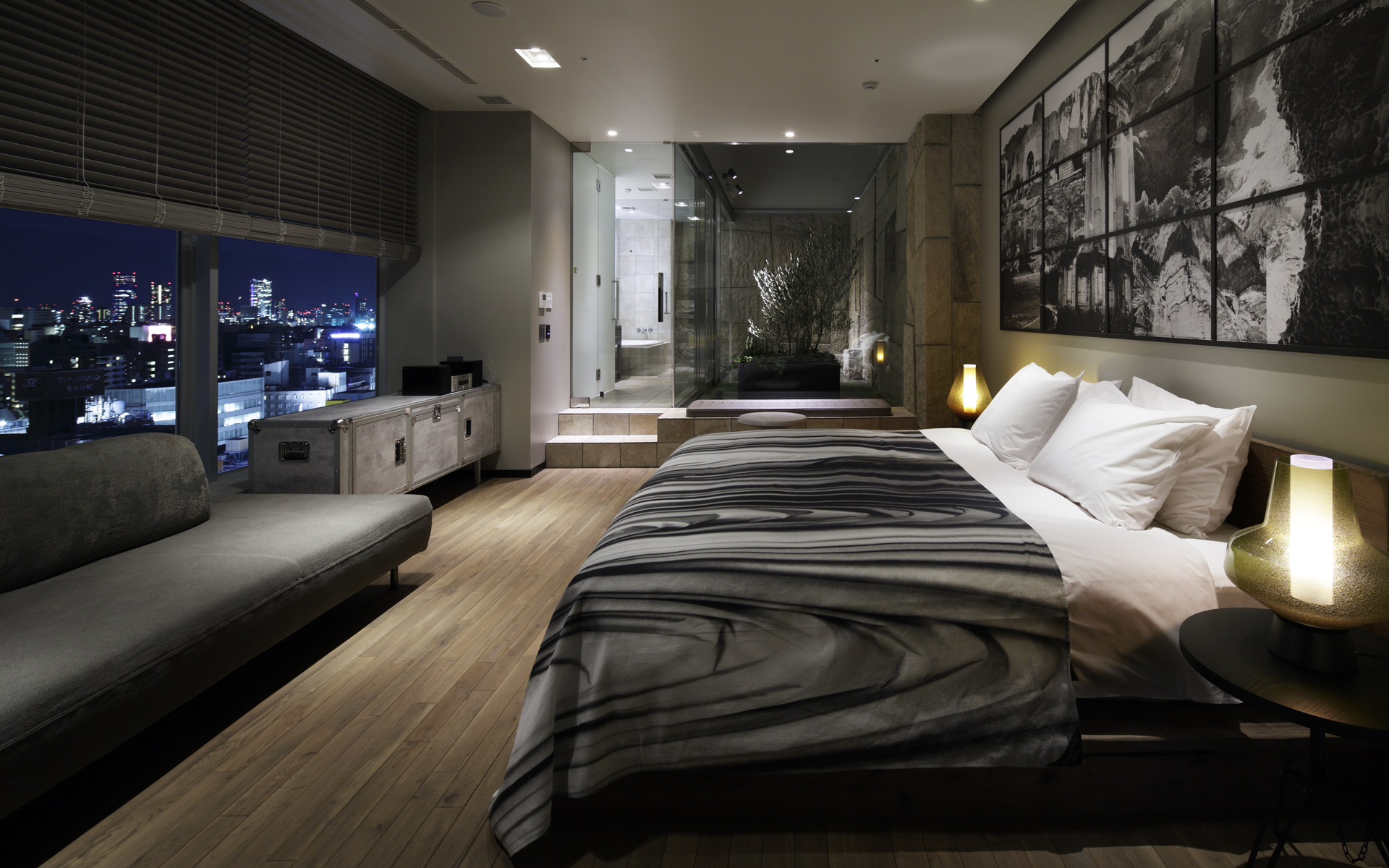 「新宿グランベルホテル」はUDS在籍時に設計した。一番人気というザ・リゾートスイートは、イタリアのライフスタイルブランド「DIESEL」のホームコレクションをコーディネート。最上階の17階に1室のみある（写真：Nacasa & Partners）