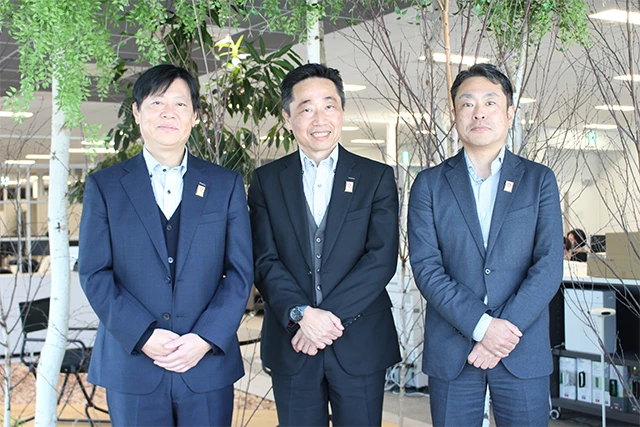 関西支社長(現職)の田中充生、執行役員 事業部門ゼネラルマネージャー(現職)の松尾豊、イノベーション戦略室長(現職)の鈴木和人