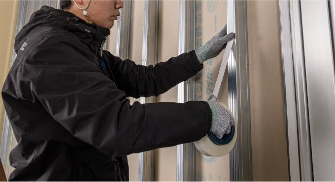 接着テープ貼り付け