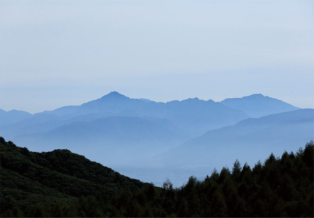 南アルプスの山なみ